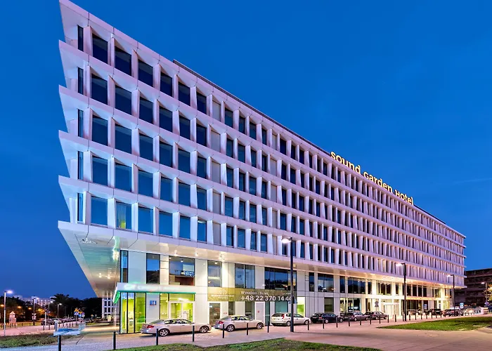 Sound Garden AirportГотель